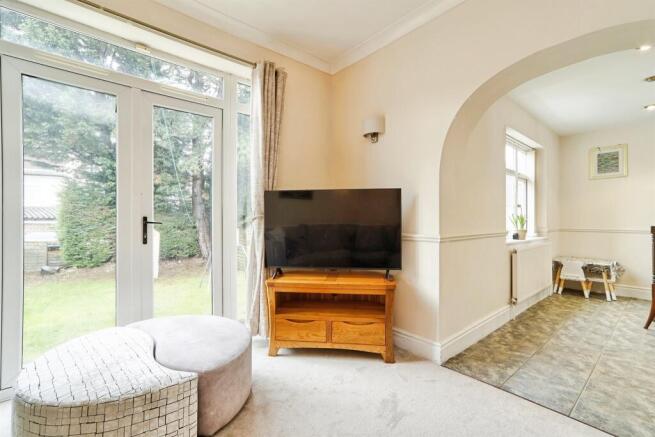 4 bed Semi-Detached for sale Image 11