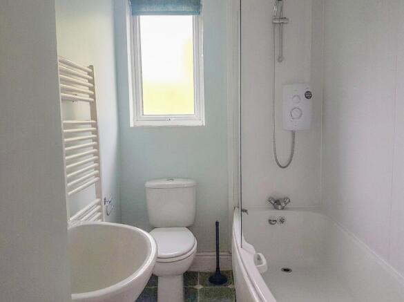 3 bed Terraced to rent Image 5
