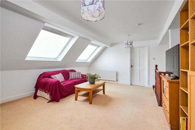 4 bed Detached for sale Image 11