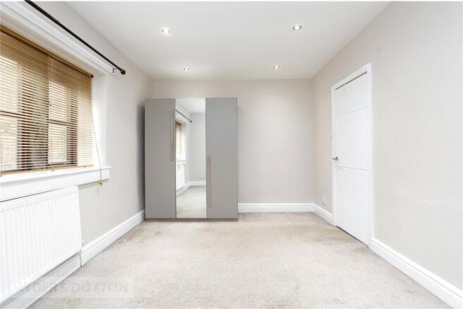 2 bed Apartment for sale Image 10