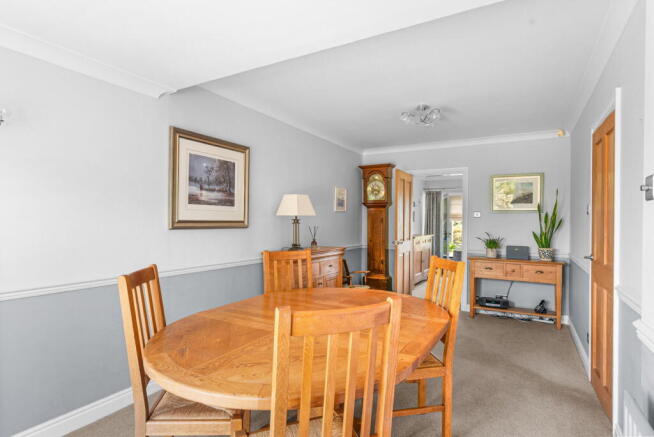4 bed Detached for sale Image 7