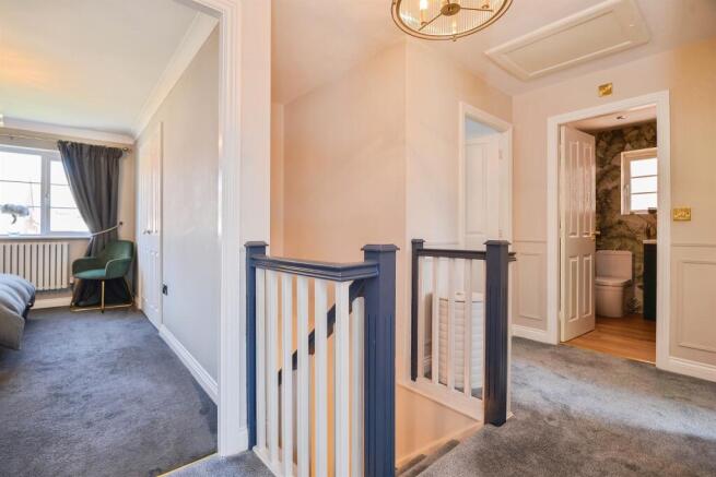 4 bed Detached for sale Image 10