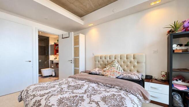 2 Bedroom for sale at RoyalVictoria, by barrain lo