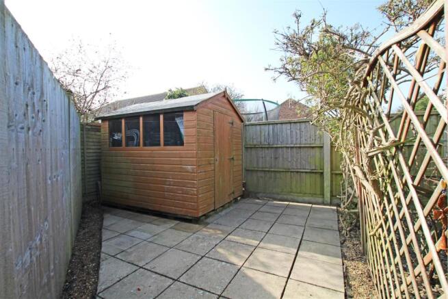 17KR - Garden shed.jpg