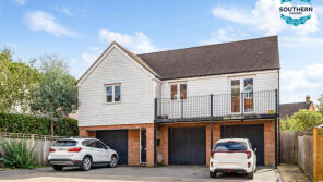 34, Ellis Road, Horsham RH12 3GR