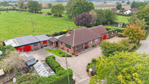 Darrywillow, Willow Bridge Lane, Moss, Doncaster DN6 0DN