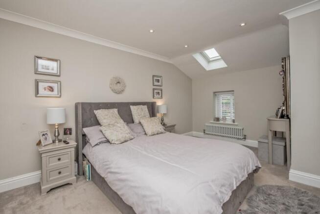 3 bed Terraced for sale Image 10