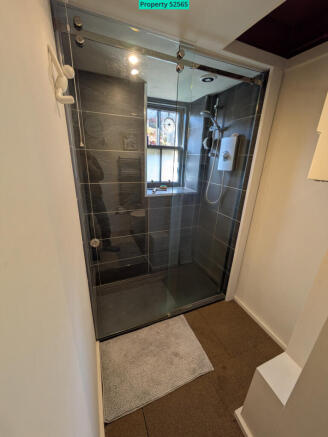 Ensuite red shower