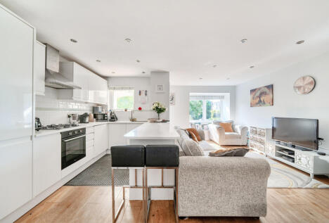 Southwood Close, Worcester Park, KT4