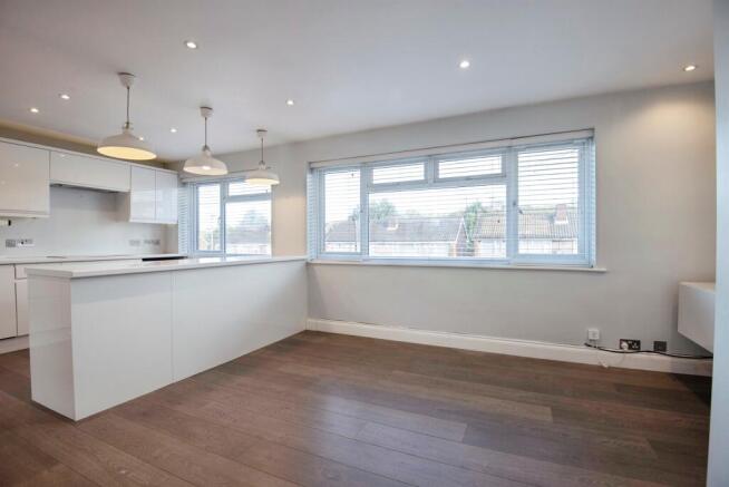 Birchen Grove, Luton photo 3