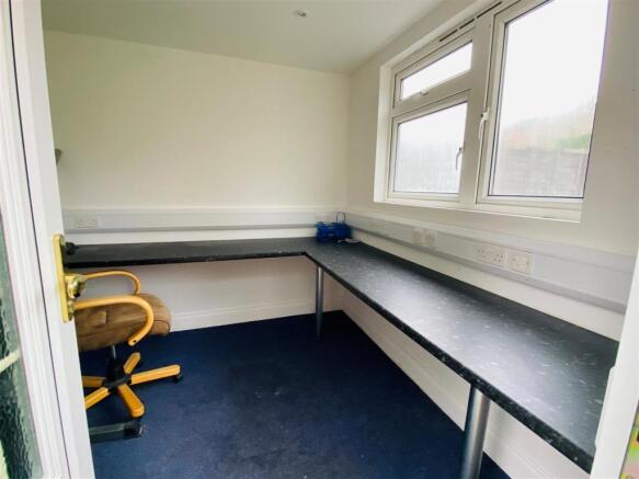 Garage/Office