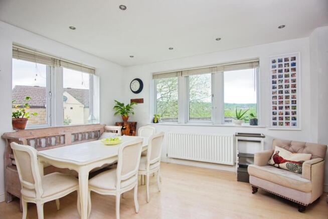 4 bed Detached for sale Image 7