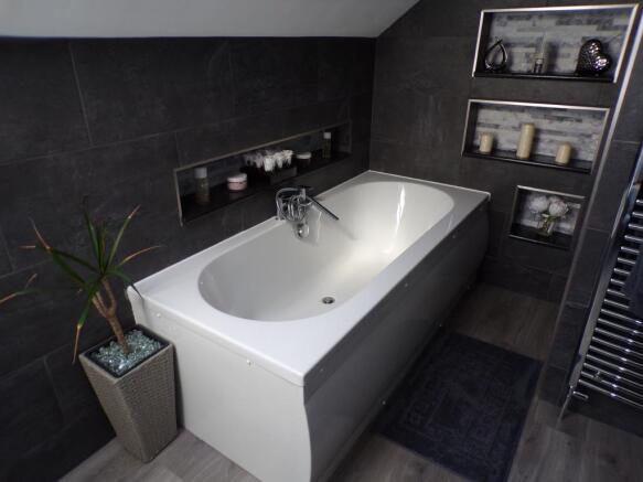 En-suite bathroom