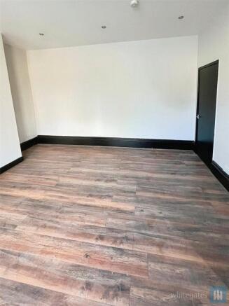 2 bed End of Terrace to rent Image 5