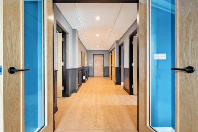 3 bed Flat for sale Image 5