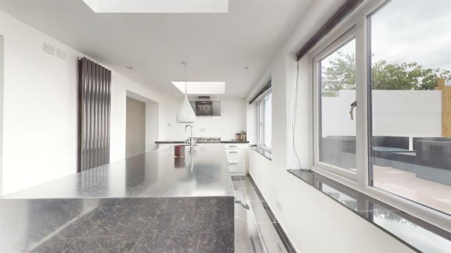 Kitchen/Breakfast Area