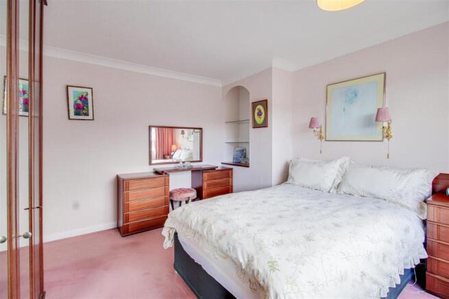 3 bed Semi-Detached for sale Image 10