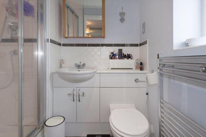 EN SUITE 
