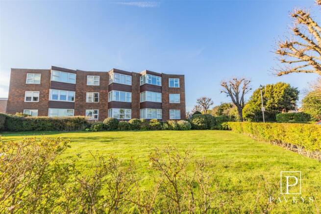 COMMUNAL GARDENS & PARKING