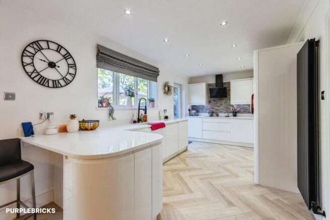 4 bed Detached for sale Image 6