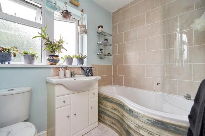 3 bed Semi-Detached for sale Image 12