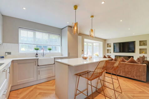 Aintree Avenue, Eckington