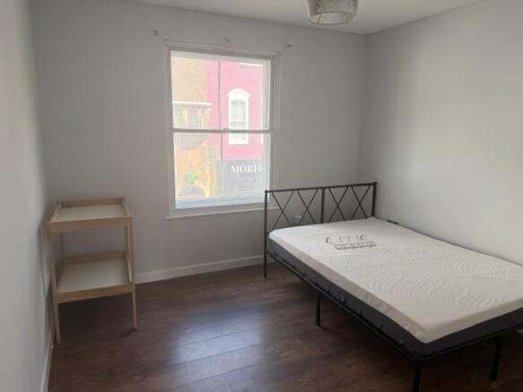 Bed 1.jpg