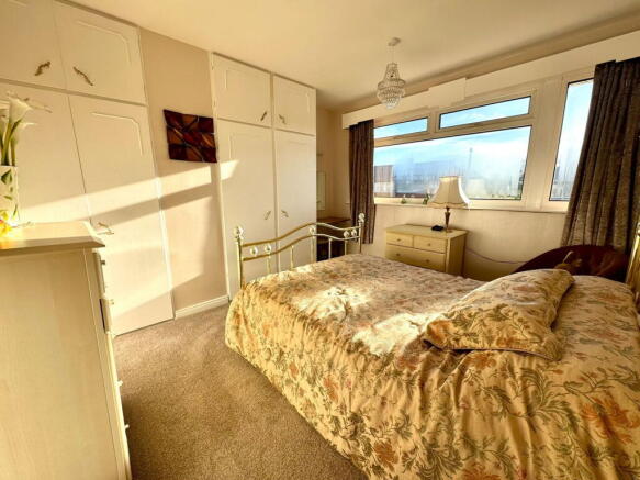 3 bed Semi-Detached for sale Image 10