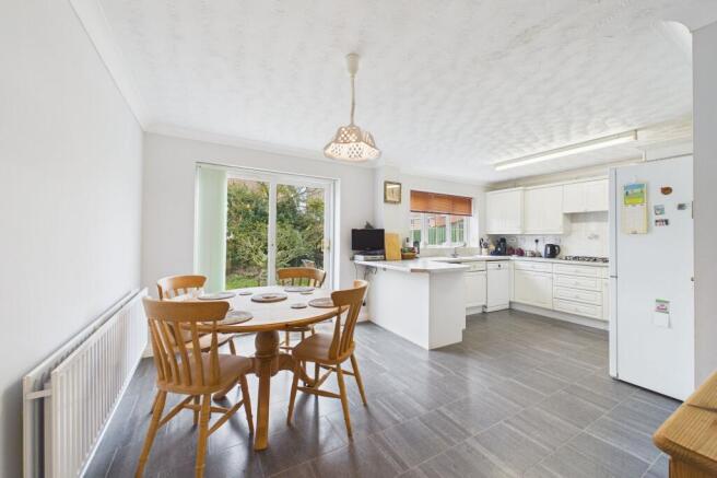 Kitchen / Breakfast Room