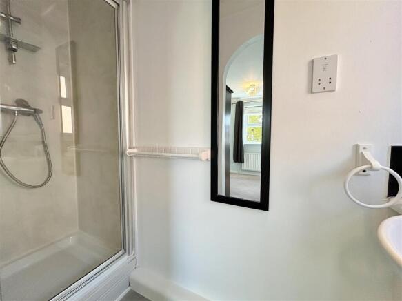Master Bedroom En-suite