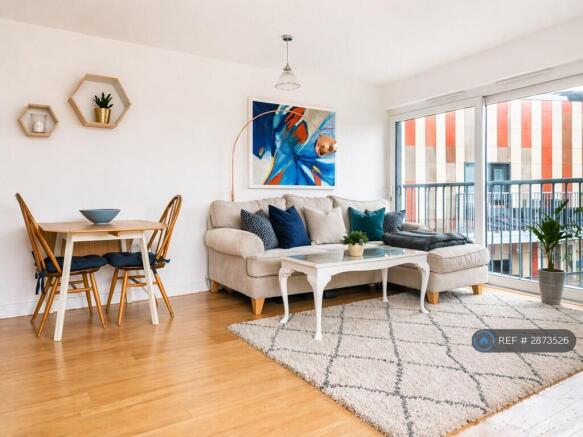 Open Plan Living With Kitchen, Dining Area & Sofa