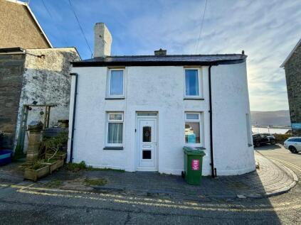 6 Bron Aber Terrace, Barmouth, LL42 1EU