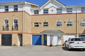 32, Ladys Close, Watford WD18 0WA