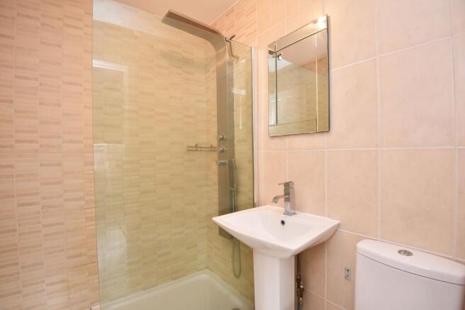 3 bed Town House for sale Image 6