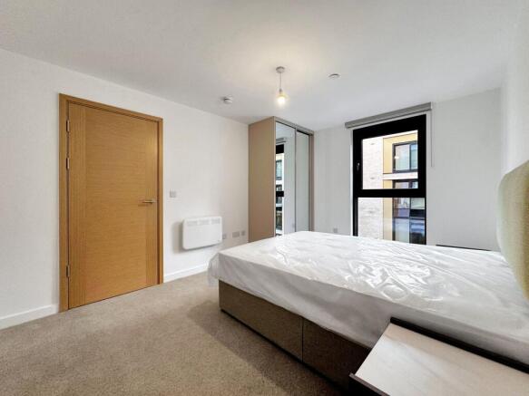 2 bed Apartment to rent Image 10