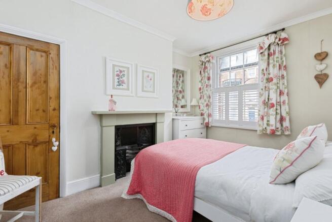 3 bed Town House for sale Image 11