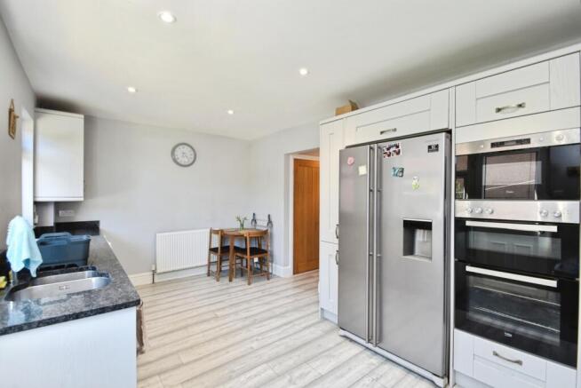 3 bed Terraced for sale Image 6