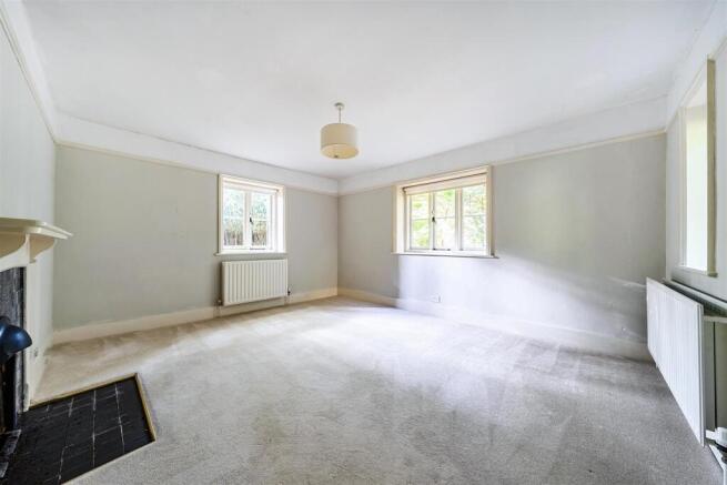 Sitting room 2nd aspect.jpg