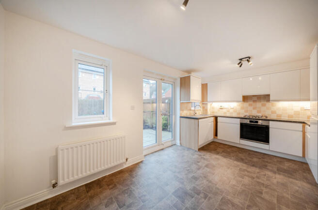 1411197-5-698cf02...