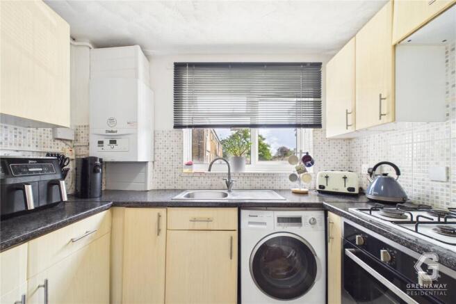 Kilnmead, Northgate, Crawley, West Sussex, RH10 photo 4