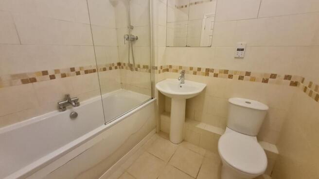 2 bed Flat to rent Image 8