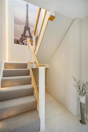 8482132-interior06.jpg