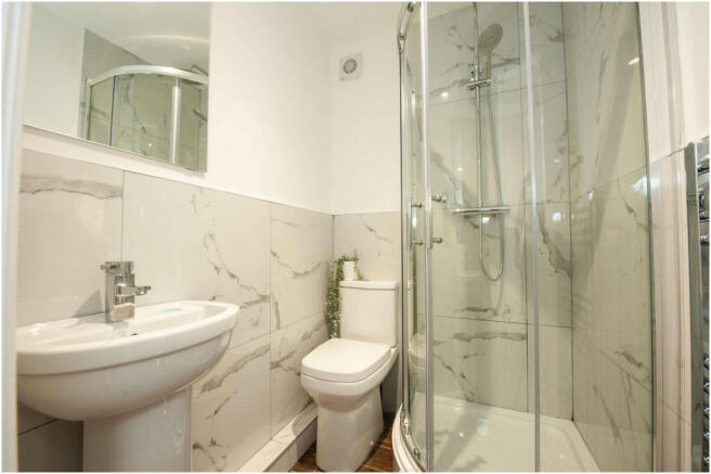 6 bed House to rent Image 10