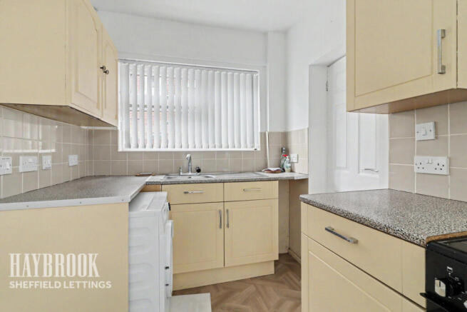 3 bed Semi-Detached to rent Image 3