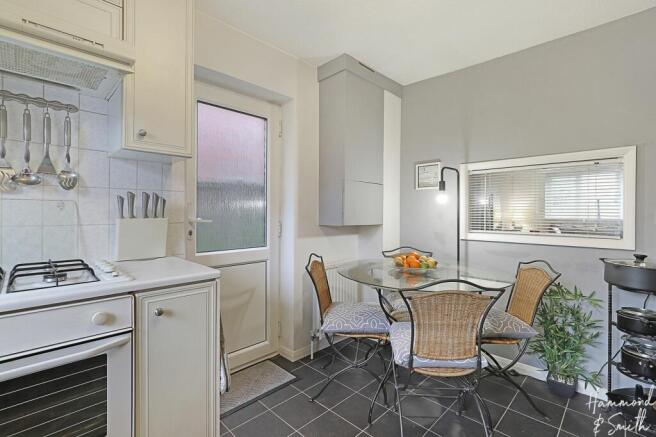 Kitchen/ Breakfast Room