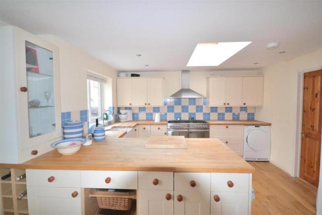 Kitchen spect.JPG