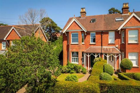 London Road, Balcombe