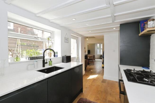 3 bed Terraced for sale Image 5