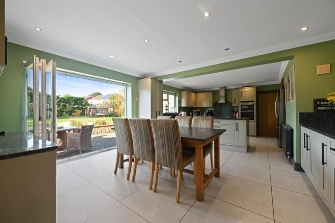 Barry - 24 Green Lane - 60 (1).jpg