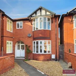 Russell Gardens, Rhyl, Denbighshire LL18 3EL